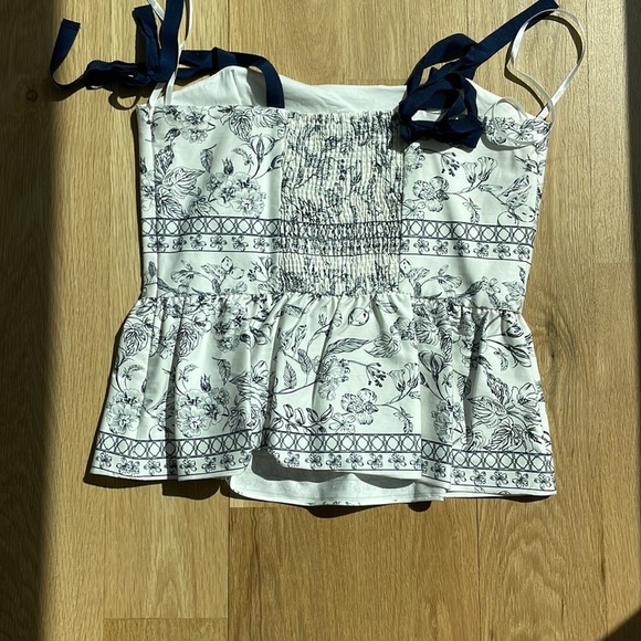 ANTONIO Melani NWT printed top - Picture 2 of 3